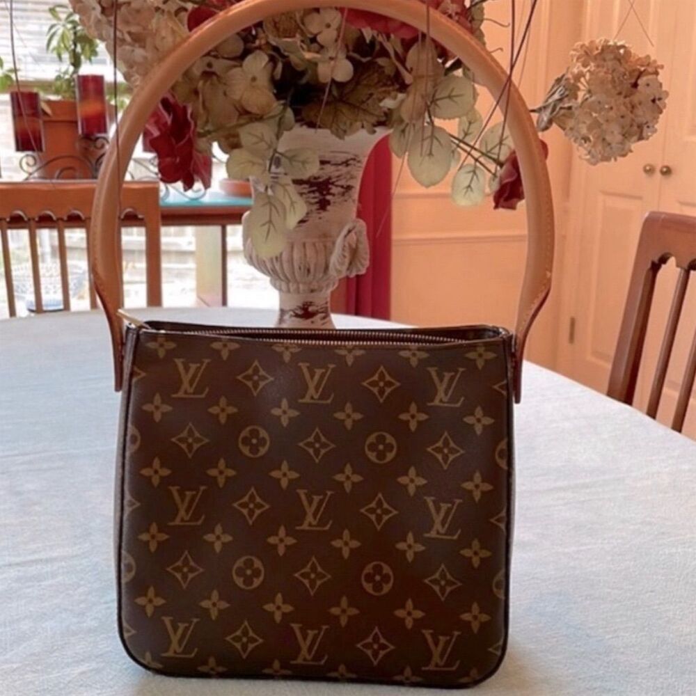 EUC  Louis Vuitton Looping MM Shoulder Bag
